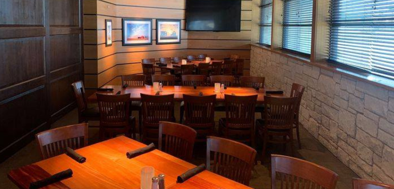 Charleston's Restaurant Omaha Nebraska 76th and Dodge